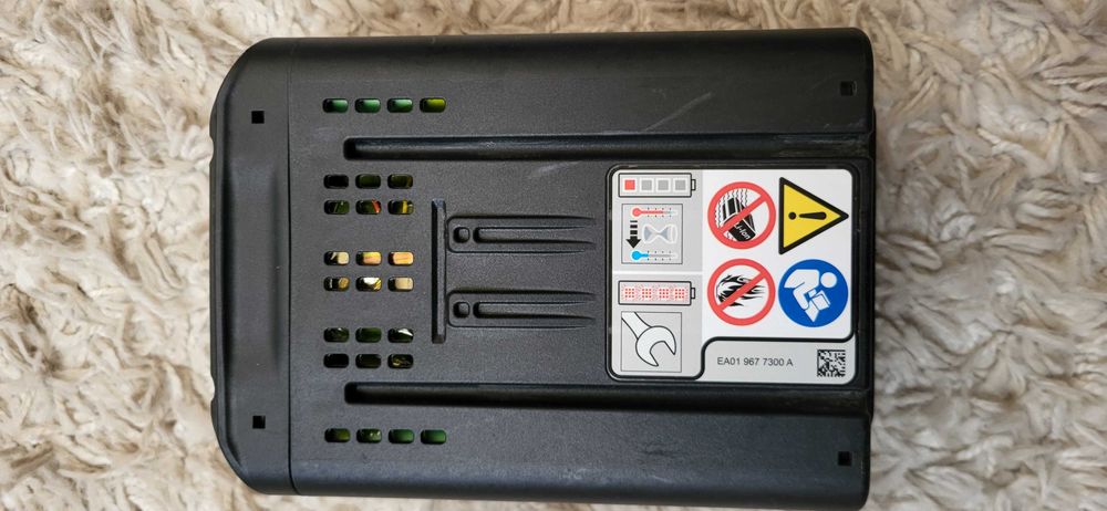 STIHL AP300S Defect arata servis