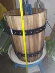 Vand presa struguri 130l  pret 1250 lei