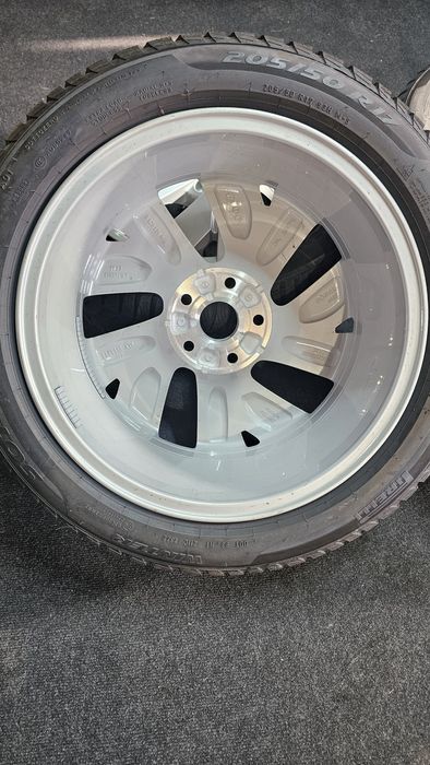 Jante aliaj 5x112 Volkswagen Golf + cauciucuri de iarna 205/50/17
