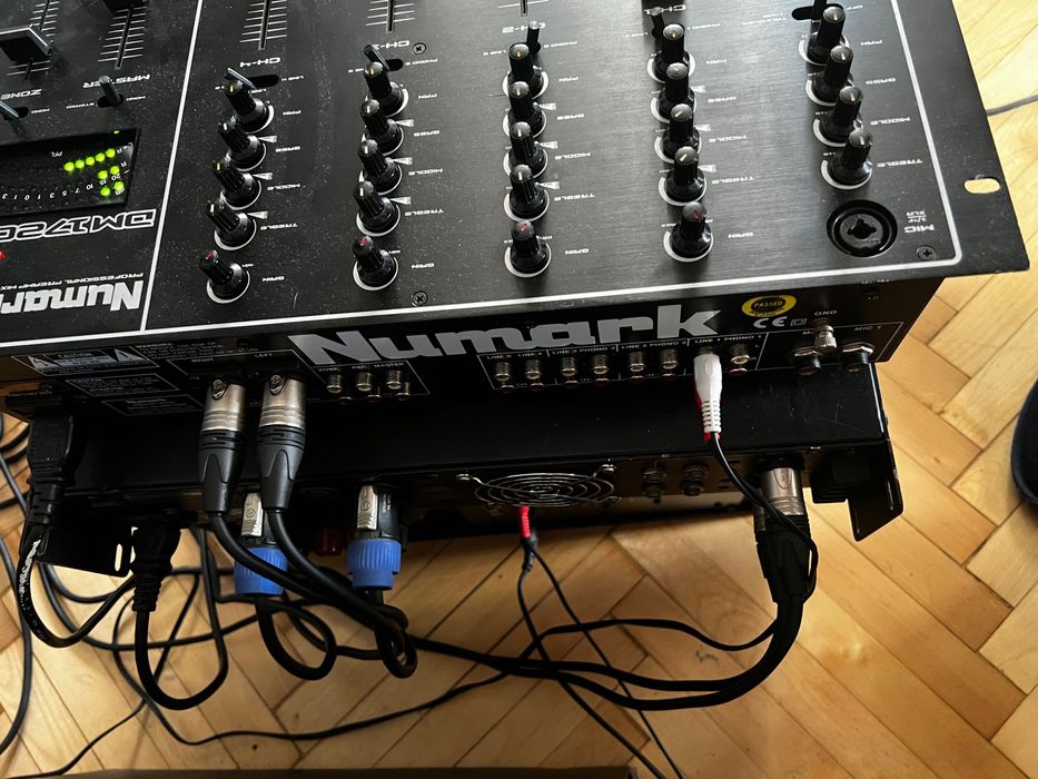 крайно стапало,колони и пулт