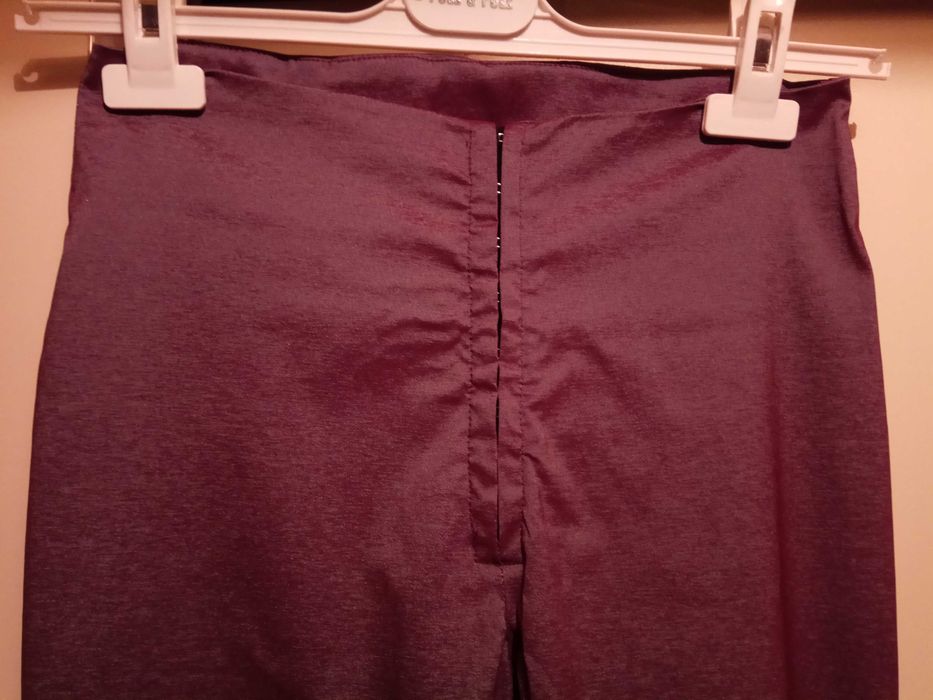 Pantaloni cool: subtiri, luciosi, mov, mar.34-36 (XS-S).