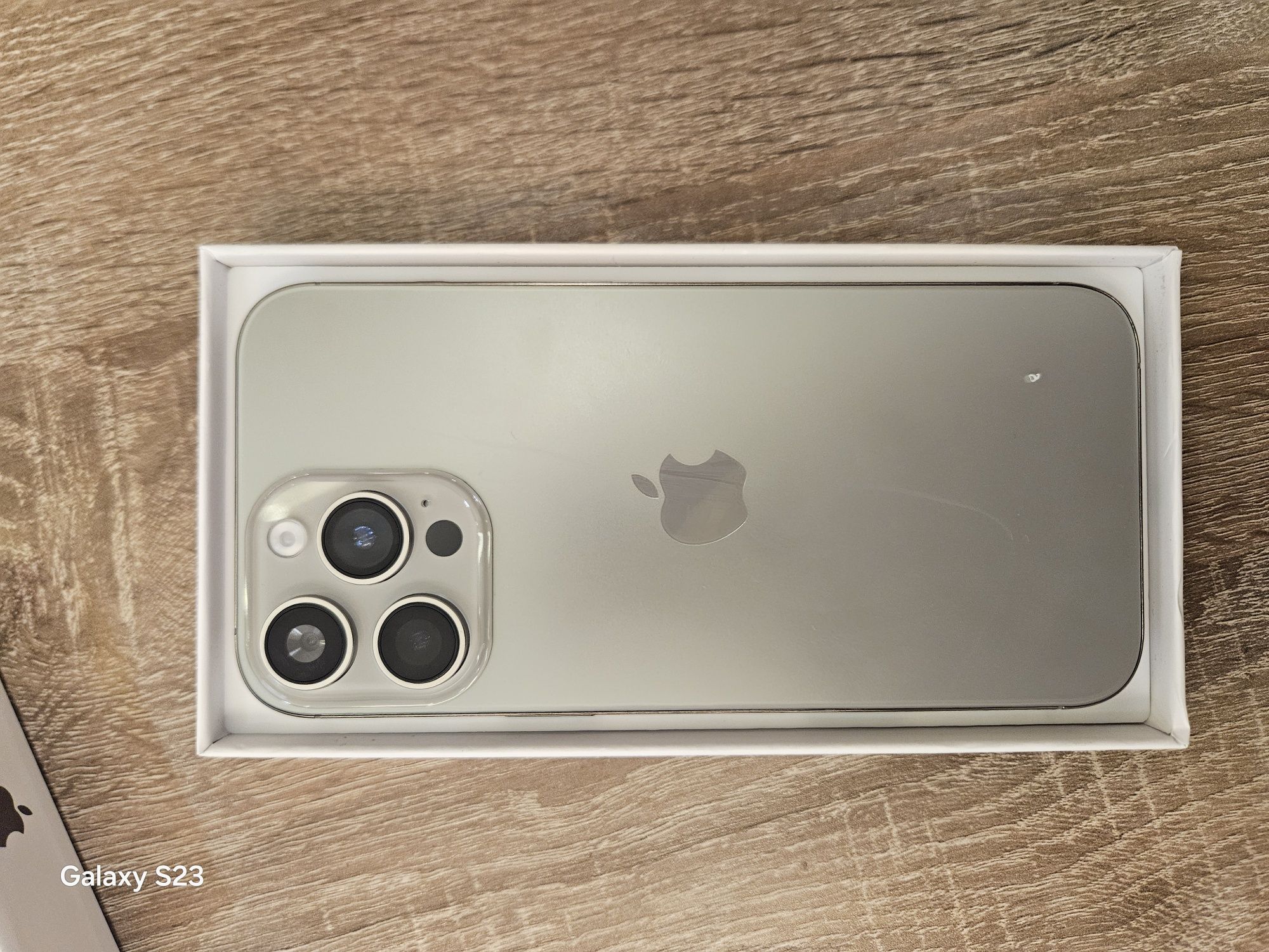 IPhone 16 pro.  Новый