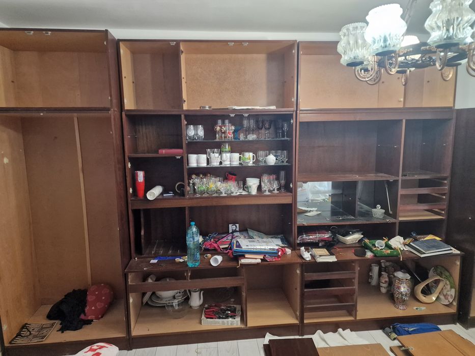 Debarasare mobila apartament gunoi moloz saltele paturi fotoliu