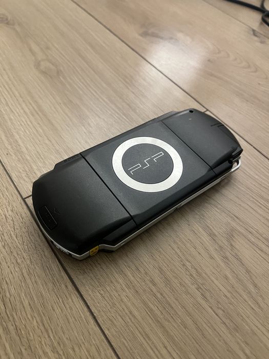 Sony Psp + 2 игри