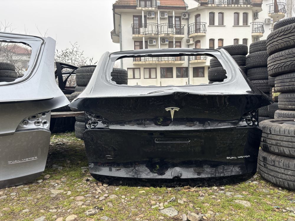 Капак Тесла/Tesla Y