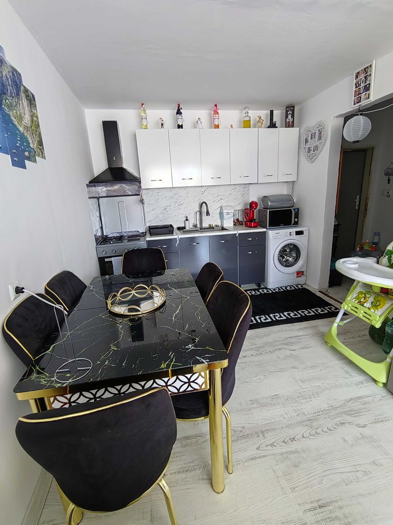 Продава се Двустаен апартамент в к.к. Слънчев бряг - 60 кв.м за 1150 €/кв.м - Снимка #1