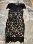 Vand rochie de dantela marimea 44, purtata  cateva ore