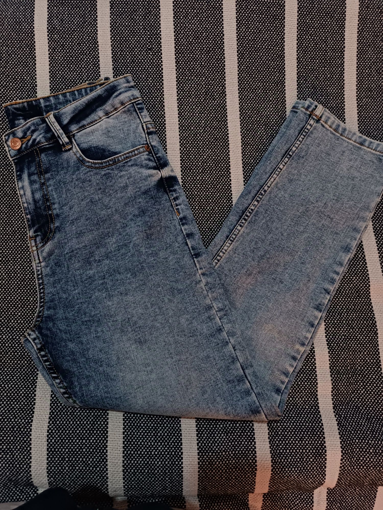 Джинсы Slim брендовые 36 р женские