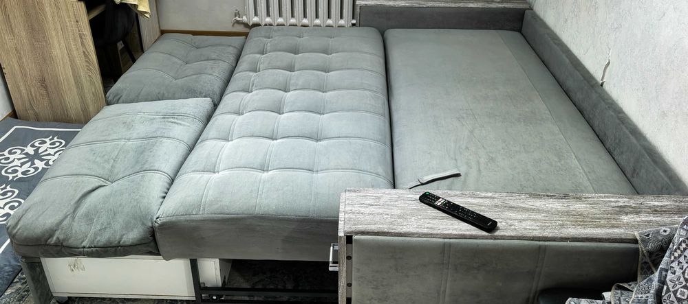 Продам диван в отличном состоянии. Самовывоз. Район Кжби