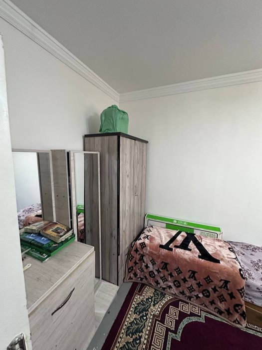 Гунчада  3 хона 1- кават  сотилади. Тинчлик метро  якинида.