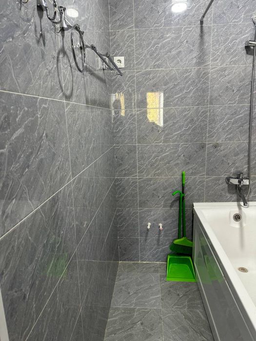 Чиланзар 24.  3 х комнатная ЕВРО ремонт Срочно