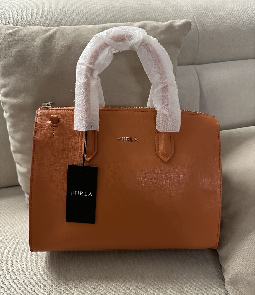 Дамски чанти FURLA PIN , Различни цветове