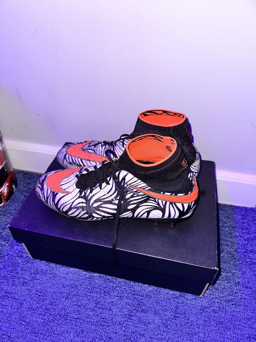 Crampoane Nike Neymar Jr Ousadia Alegria Hypervenom 43