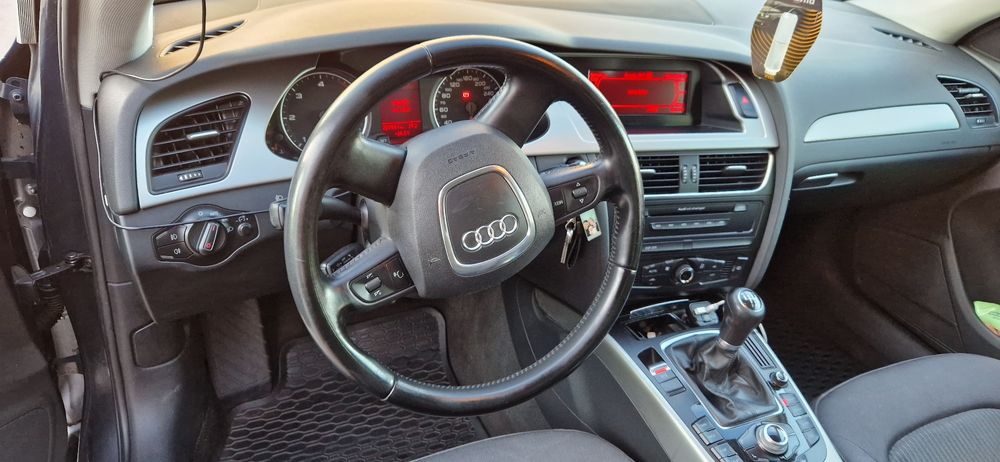 VAND AUDI A4 B8 2009