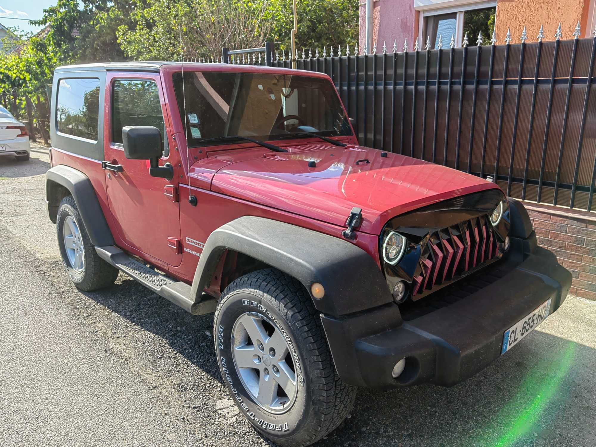Vând autovehicul  Jeep