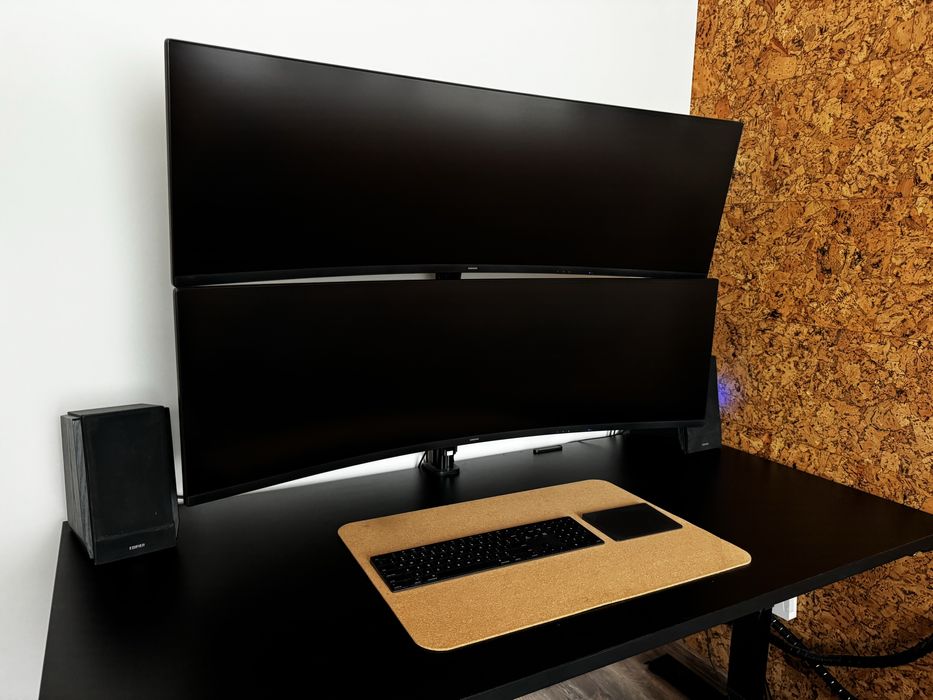 Монитор Samsung 49", VA, Извит, Dual QHD, 120Hz, Display Port FreeSync