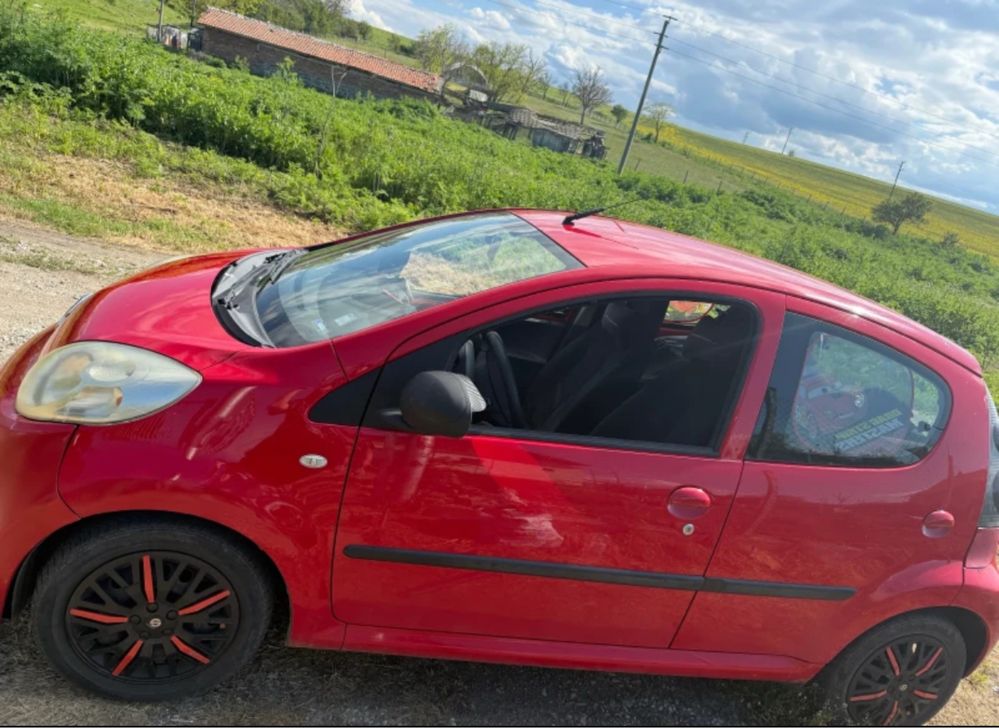 Продавам Citroen C1