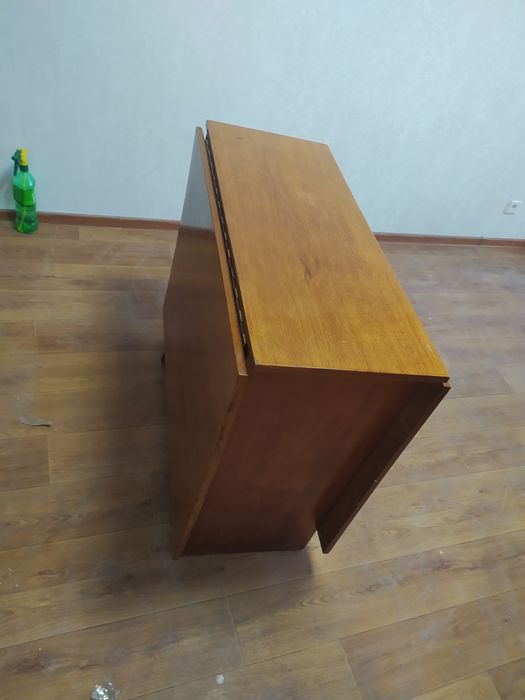 Стол раскладной .