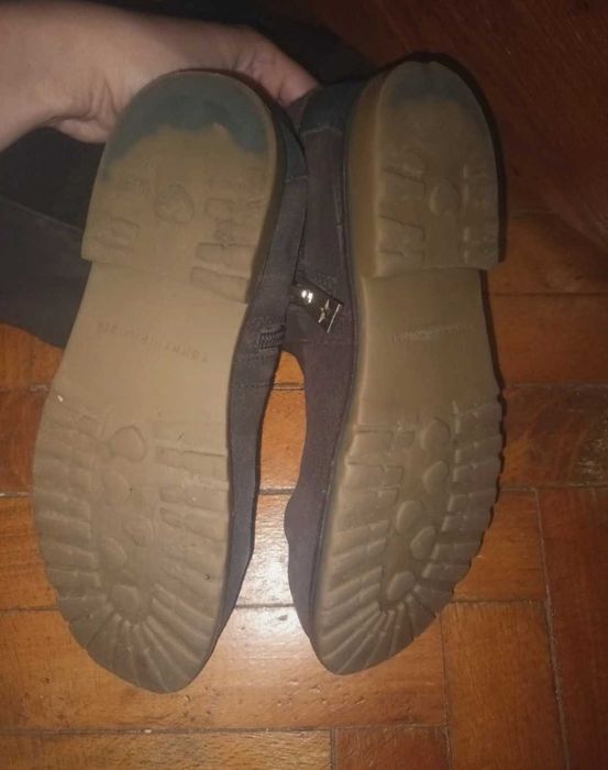 Tommy Hilfiger brown suede boots