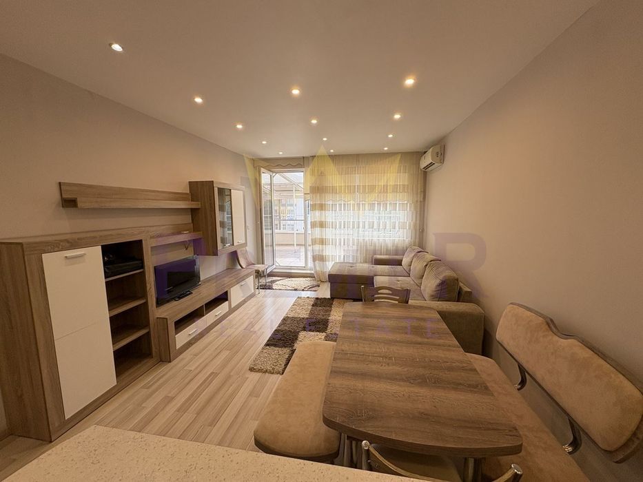 Дава се под наем Двустаен апартамент в Варна, Възраждане 1 - 110 кв.м за 600 € - Снимка #3