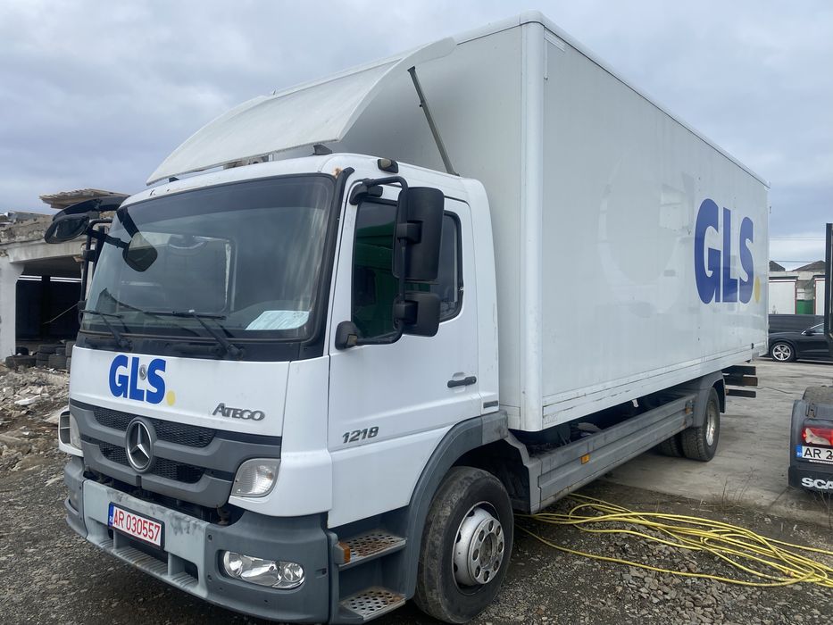 Vand Atego. /1218/ an 2012/ box/duba cu usi