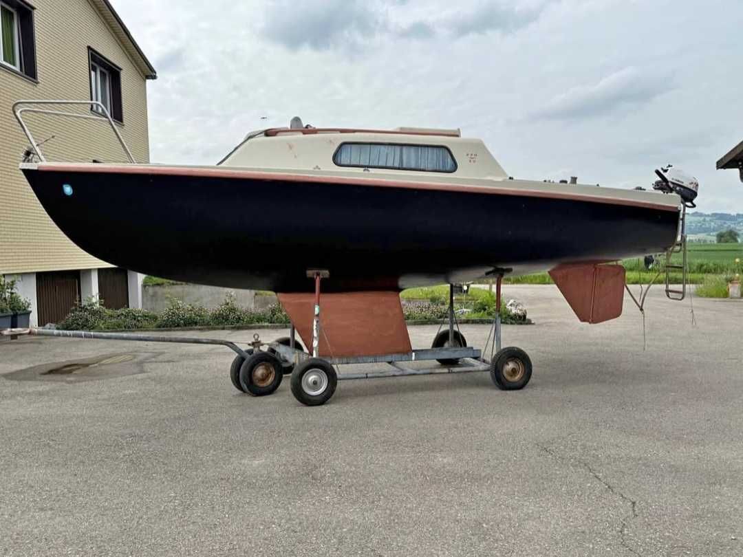 Vand velier 6 metri cu motor