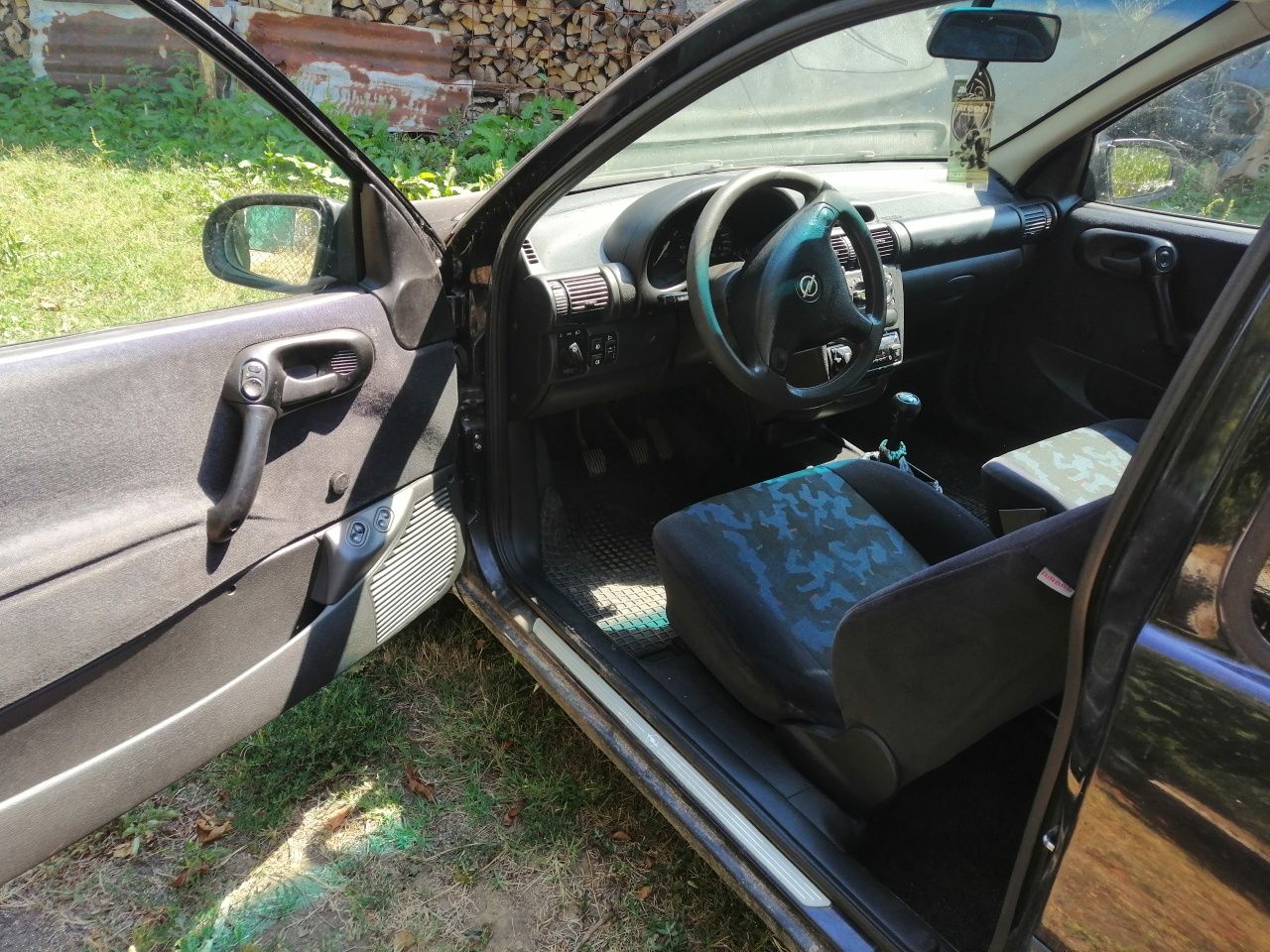 Opel corsa b 1.4 na chasti