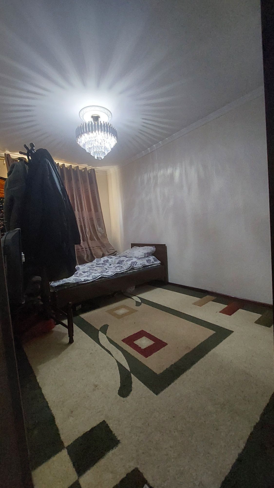 Продаётся своя  4х комнатная кв-ра на Кондитерской. 1 этаж