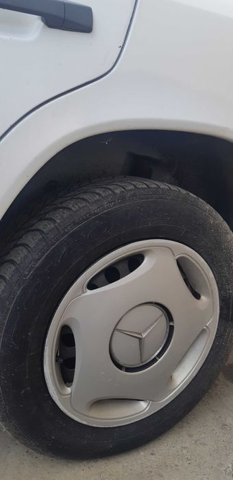 Мерцедес-W124 200-E  За части