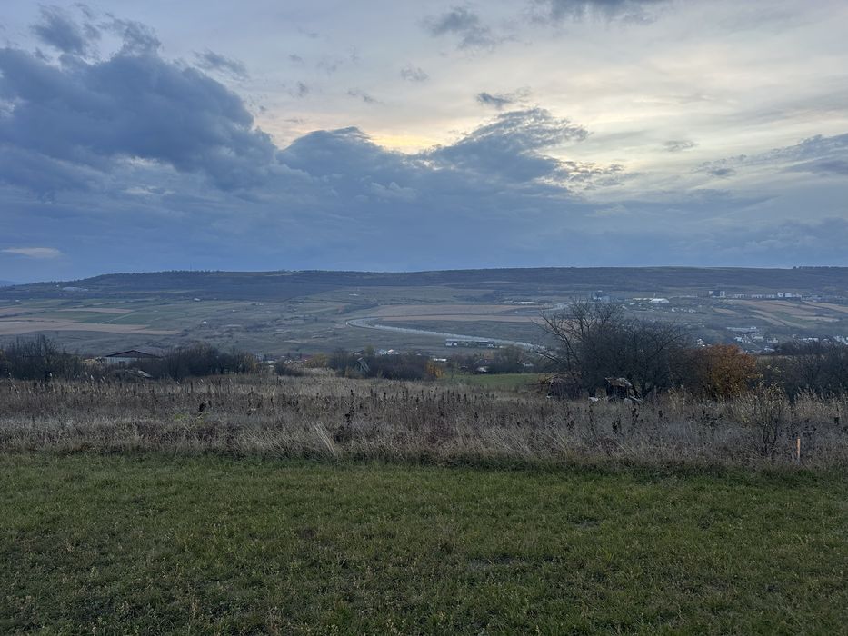 Teren de vanzare strada dealul fantelor  !!