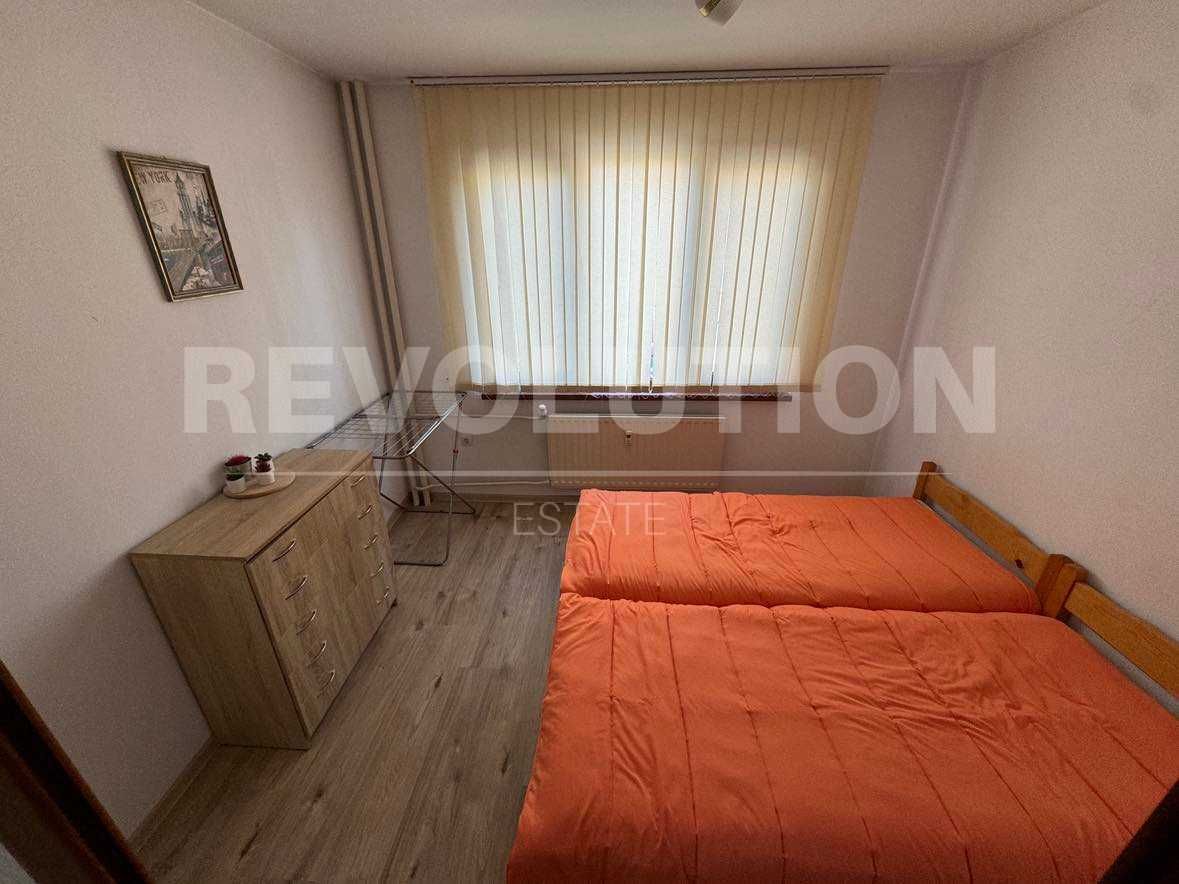 Дава се под наем Двустаен апартамент в Пловдив, Кършияка - 55 кв.м за 325 € - Снимка #2