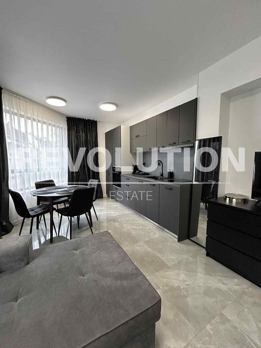 Луксозен ДВУСТАЕН апартамент в района на Каменица 1