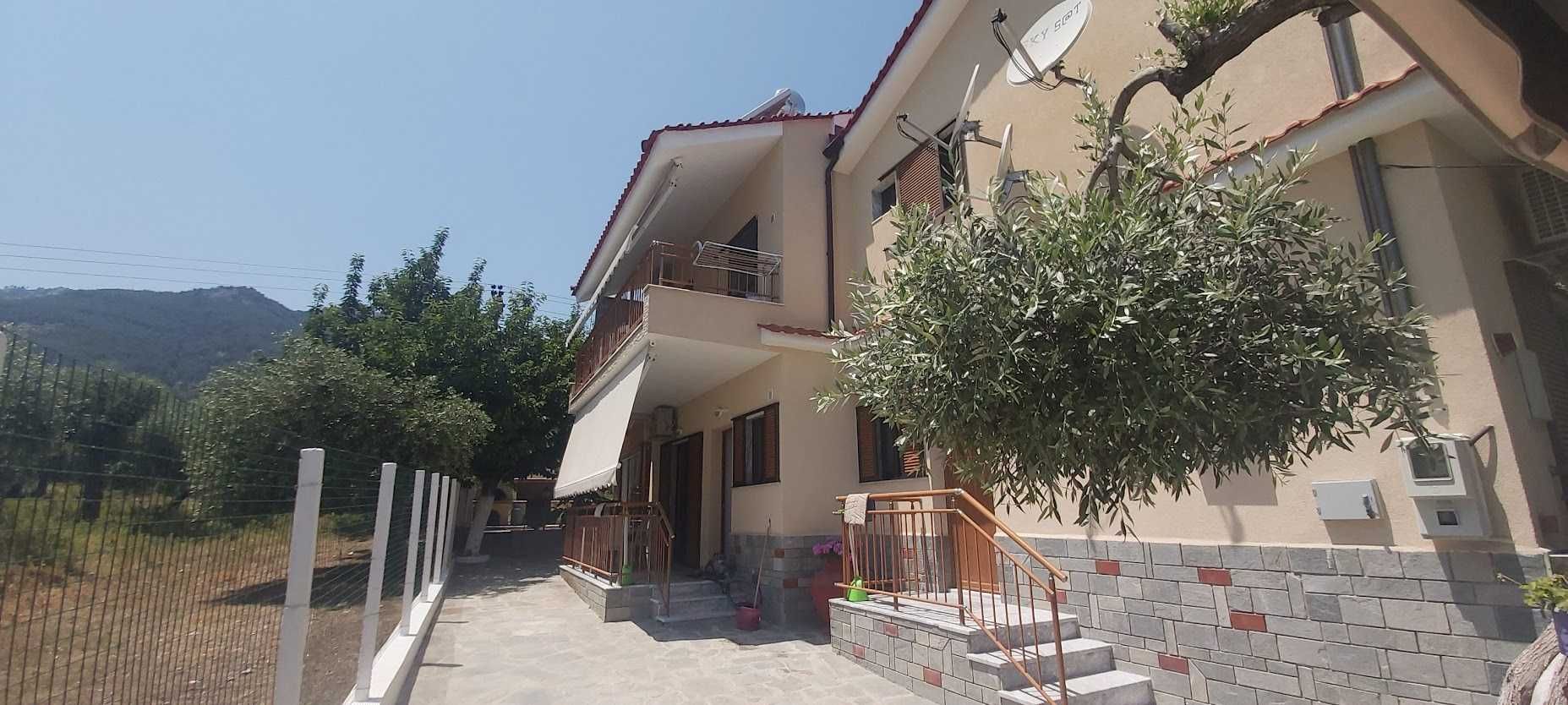 Продава хотел с обща площ 404м2 с двор 1105м2 в Кинара, Тасос, Гърция
