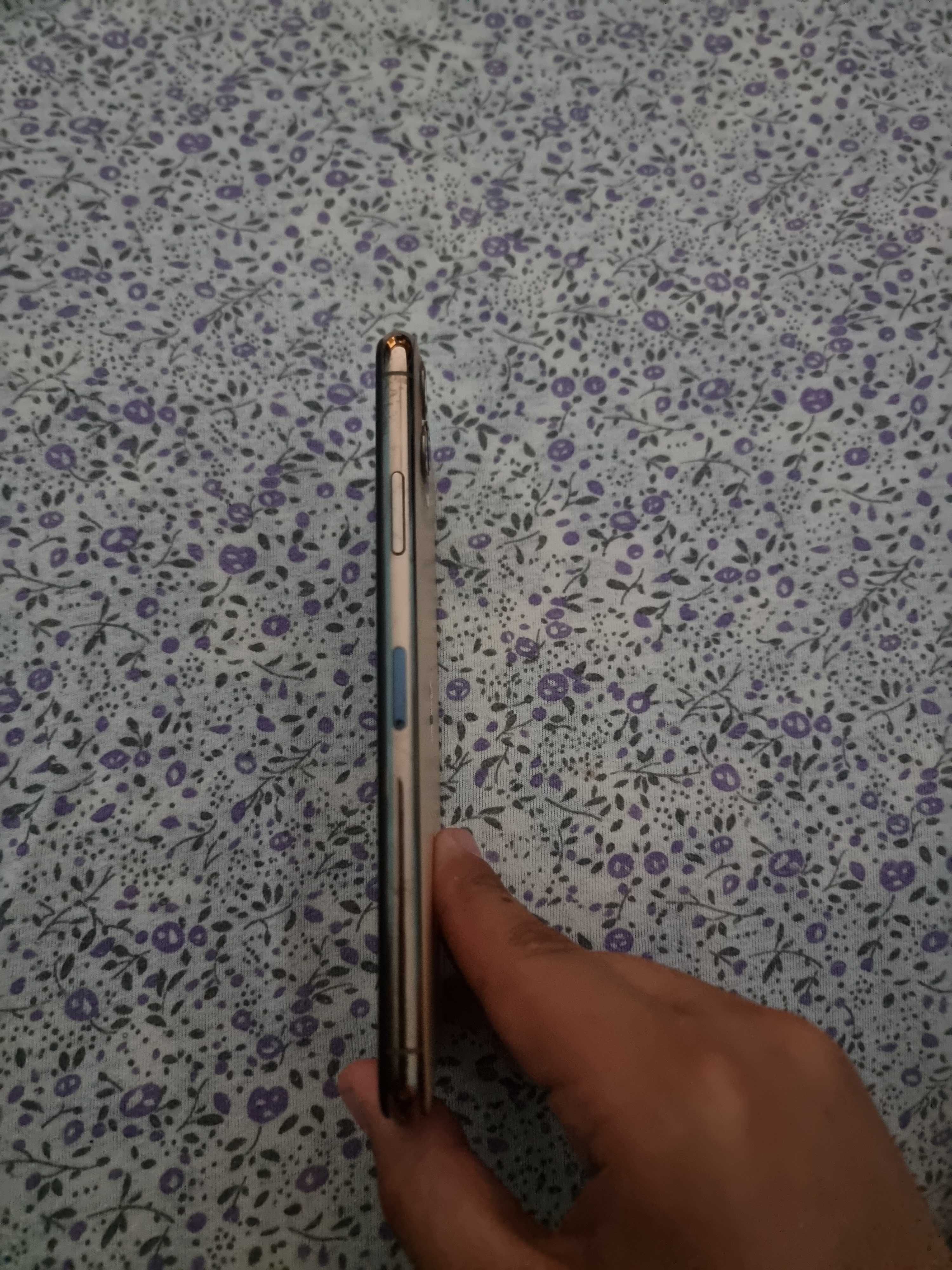 Vând iphone 11 pro max