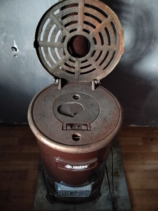 Почти Нова Печка на твърдо гориво