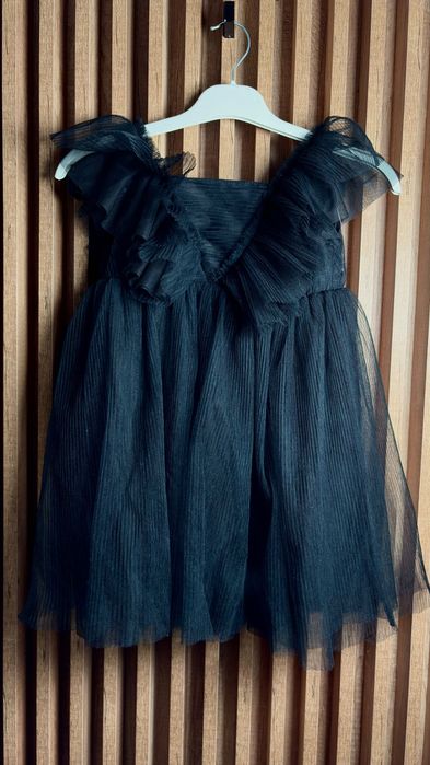 O rochie elegantă foarte frumoasă H&M