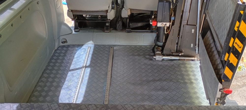 Opel Vivaro transport pt Invalizi