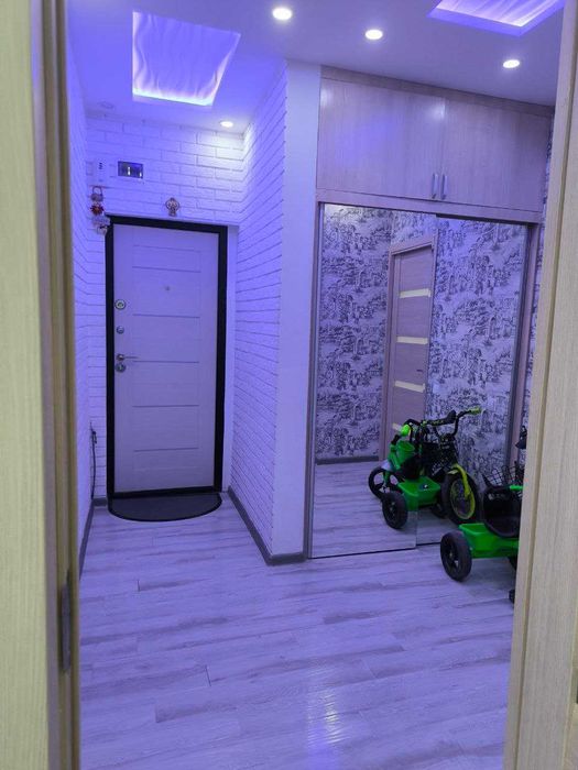 Продается квартира Чиланзар 14  2в3/3/4 , балкон 2*6,улучшенка