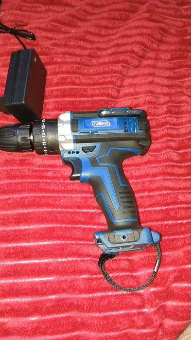 Продам шуруповерт на 21в