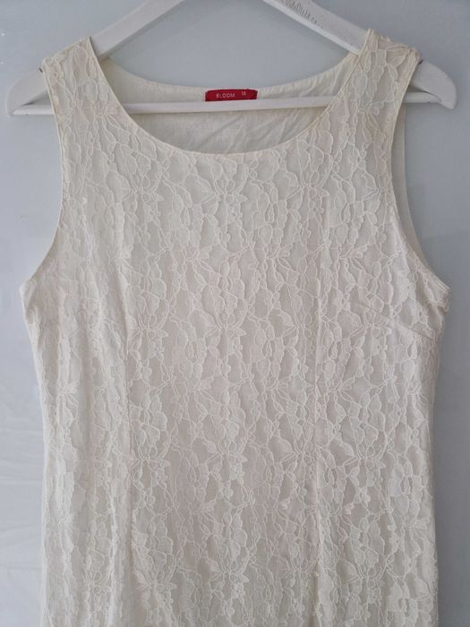 Rochie dantelă căptușită