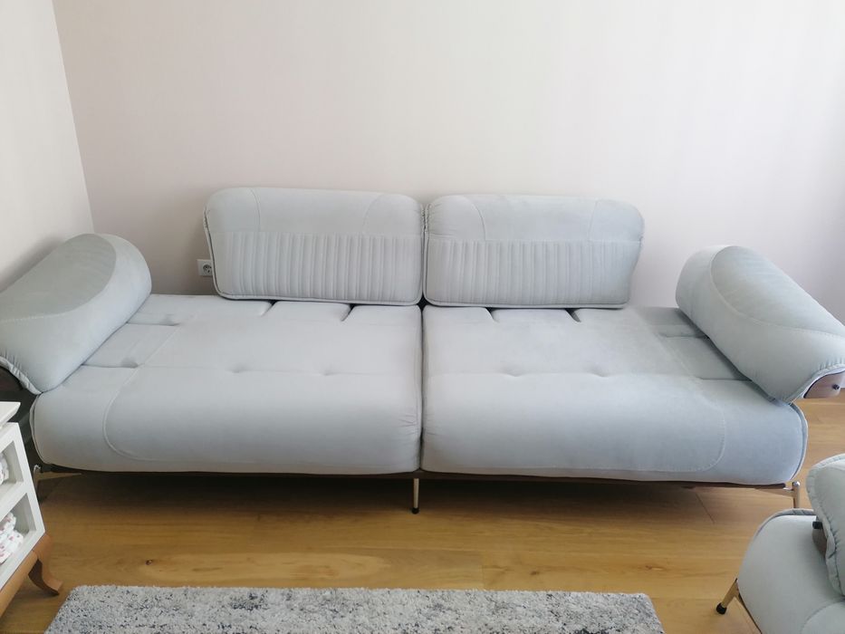 De vânzare 2 canapele și un fotoliu foarte puțin folosite. Sibiu.