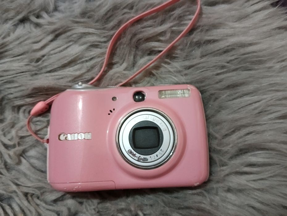 Фотоапарат Canon E1