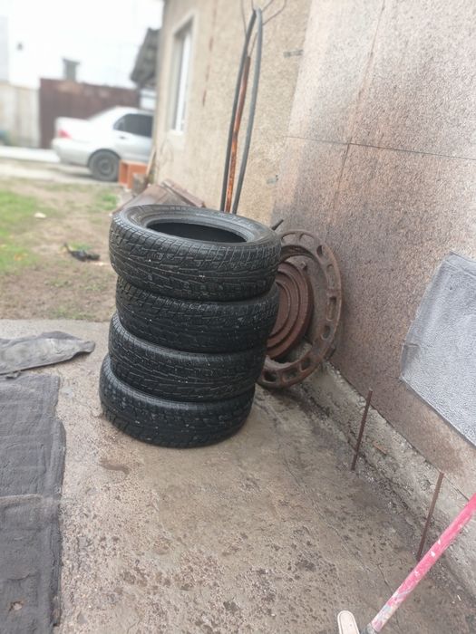 Зимние шины Federal Himalaya SUV Snow 235/65 R17

Продаю компле