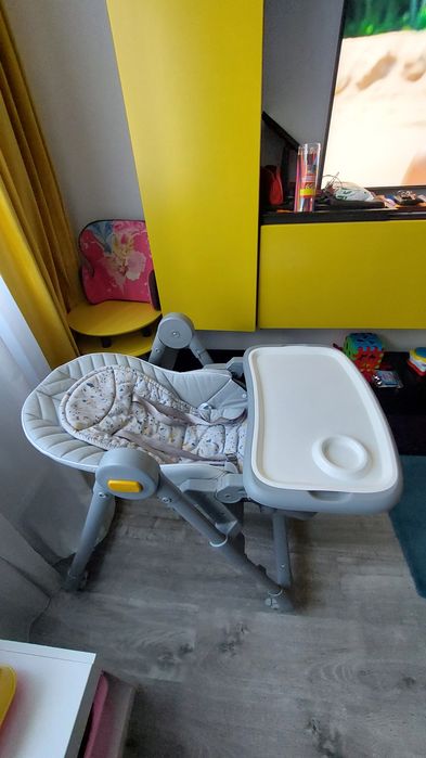 Scaun cu masa bebe