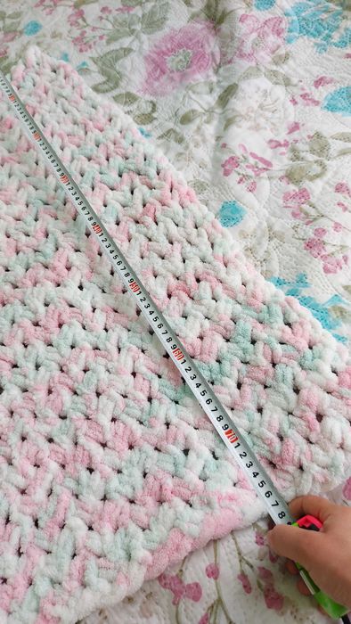 Ръчно плетено бебешко одеяло