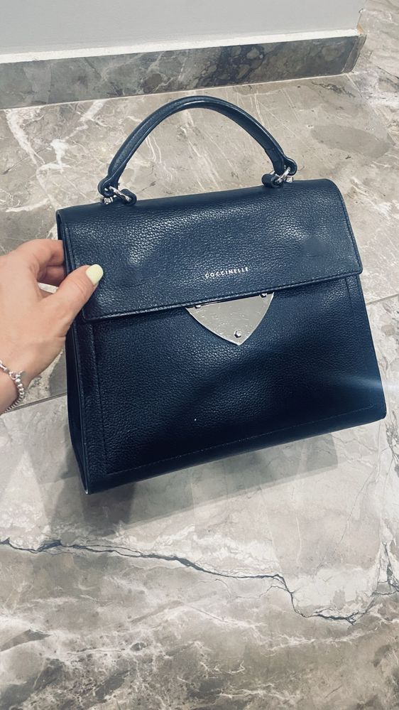 Coccinelle оригинална чанта от естествена мека кожа