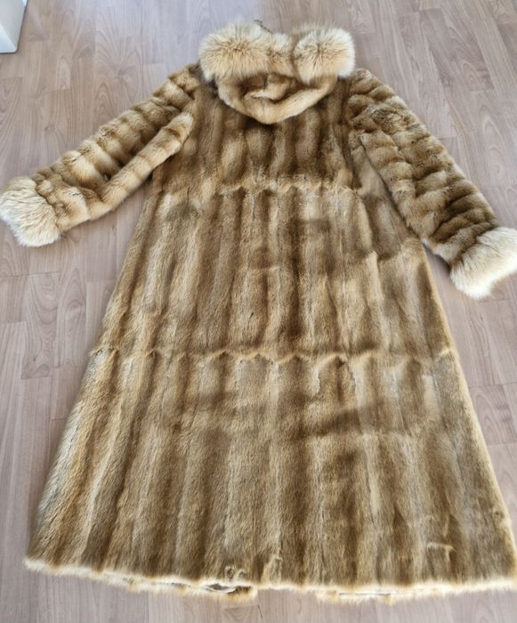 Palton din blana naturala M