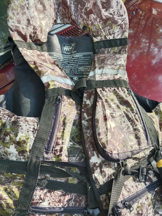 Мужской жилет для лодки.