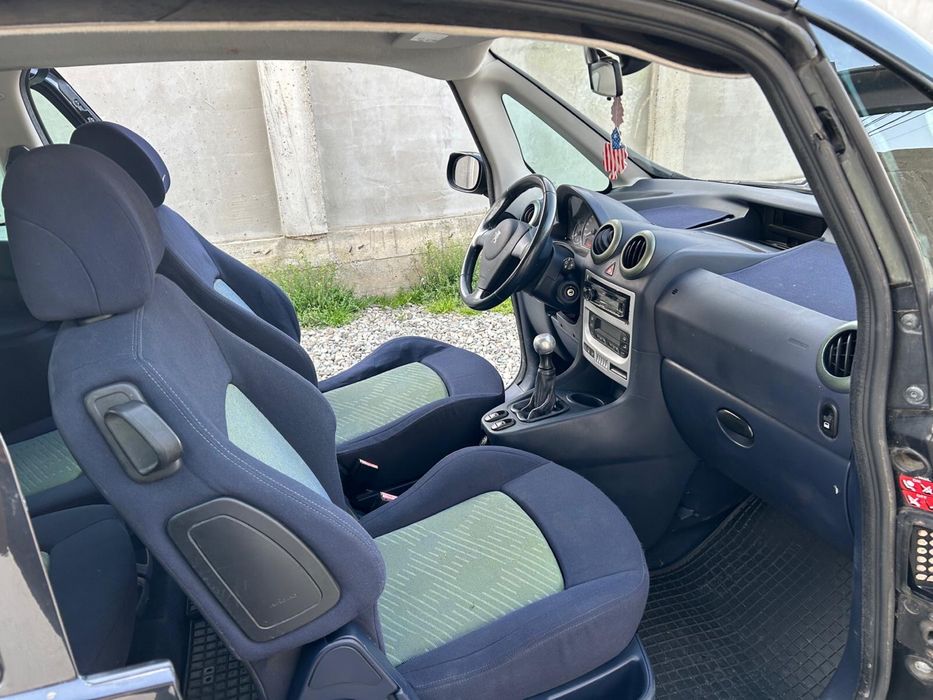 Peugeot 1007 An 2005