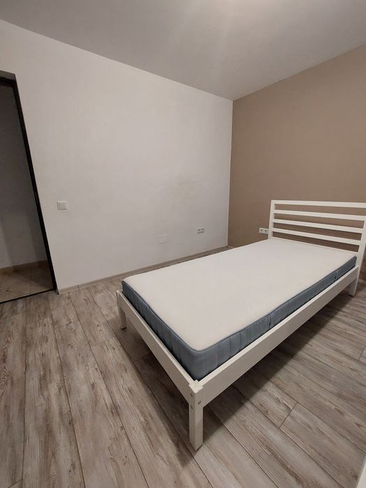 Vând paturi de 1 persoană